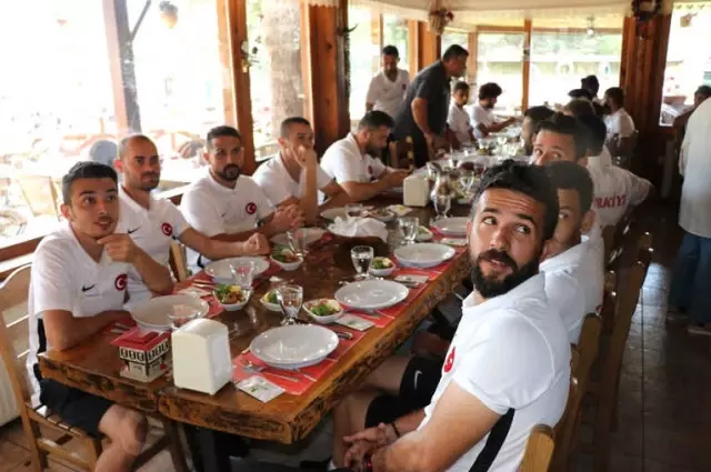 Ampute Futbol Milli Takımı Gölcük'te Ağırlandı Ampute Futbol Milli Takımı Gölcük'te Ağırlandı