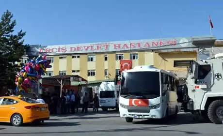 Piknikte Serinlemek İçin Girdiği Van Gölü'nde Boğuldu