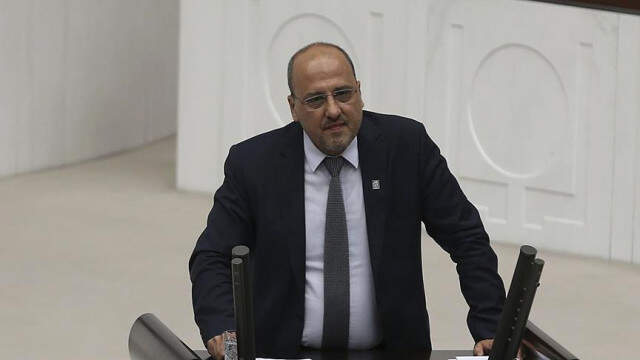 Son Dakika! AK Parti'den HDP'li Ahmet Şık'a 100 Bin Liralık Dava