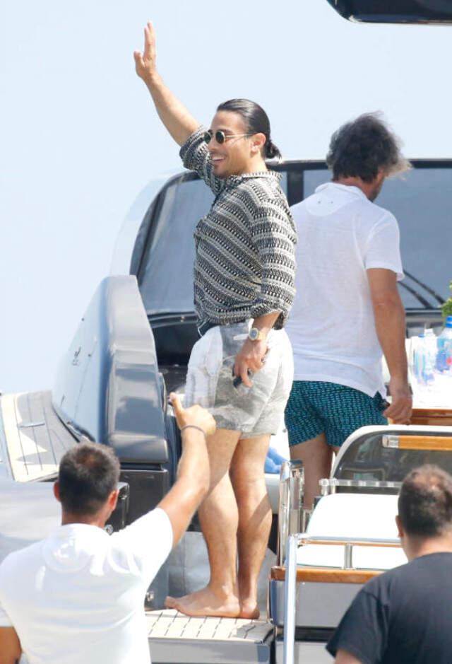 Tatil İçin Mykonos'a Giden Nusret Gökçe, Büyük İlgi Gördü