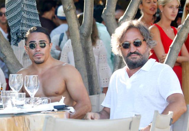 Tatil İçin Mykonos'a Giden Nusret Gökçe, Büyük İlgi Gördü