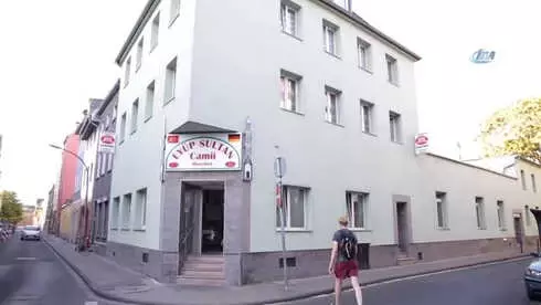 Almanya'nın Köln Kentinde Camiye İkinci Saldırı Almanya'nın Köln Kentinde Camiye İkinci Saldırı