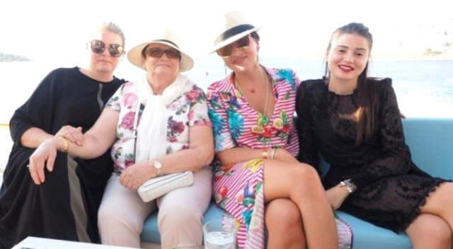 Annesi İntihar Eden Hadise, Kız Kardeşleriyle Olan Tüm Bağlarını Kopardı