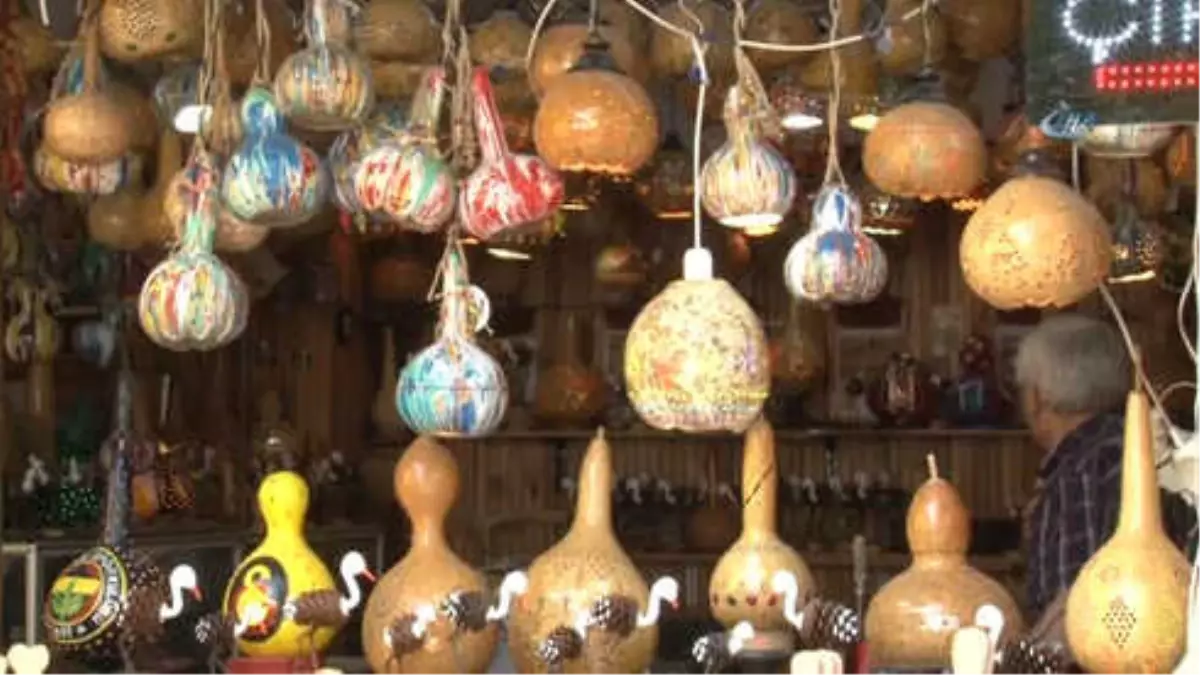 Bursa'nın Son Ustası, Susak Kabaklarına Hayat Veriyor