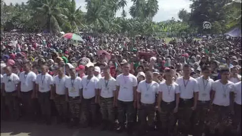 Filipinler'de Moro Müslümanları Geleceklerini İnşa Ediyor Filipinler'de Moro Müslümanları Geleceklerini İnşa Ediyor