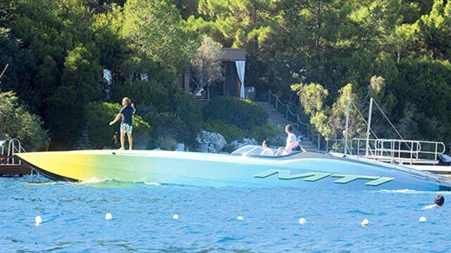 Acun Ilıcalı, Yeni Teknesiyle Fatih Terim'i Ziyaret Etti