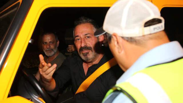 Alkolmetreyi Üflemeyi Başaramayan Cem, Gazetecileri Ters Köşe Yaptı