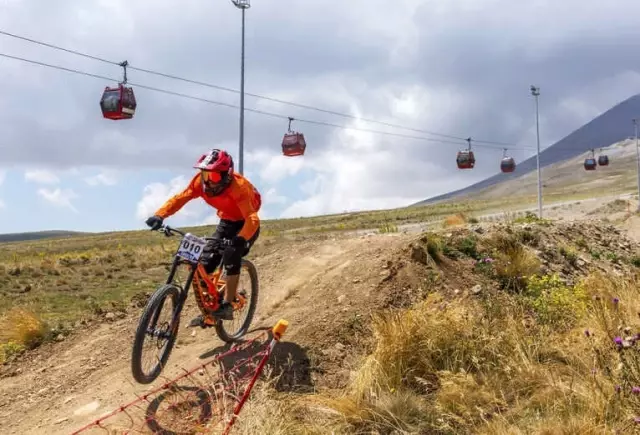 Erciyes'te Uluslararası Downhill Bisikleti Kupası Düzenlendi