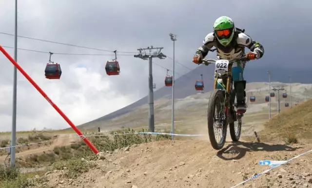 Erciyes'te Uluslararası Downhill Bisikleti Kupası Düzenlendi