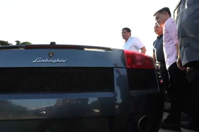 Filipinler Kaçak 68 Otomobili Parçaladı Filipinler Kaçak 68 Otomobili Parçaladı