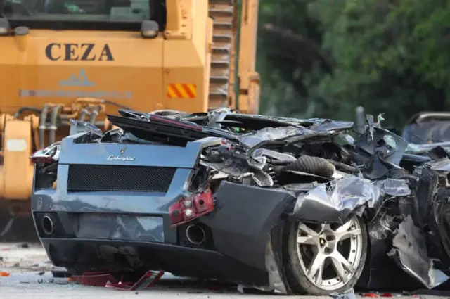 Gümrük Kaçağı Lüks Otomobiller Un Ufak Edildi Gümrük Kaçağı Lüks Otomobiller Un Ufak Edildi