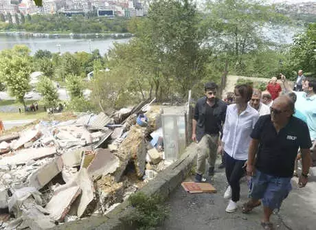 Kaftancıoğlu Sütlüce'de Çöken Binanın Sakinleri ile Görüştü