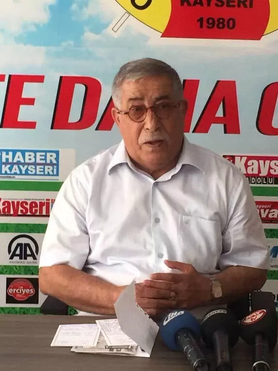Kayseri'de Kaldırılan Kadın Heykeli Tartışması Büyüyor