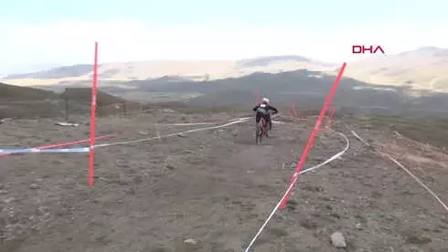 Spor Uluslararası Downhill Bisikleti Kupası Erciyes'te Düzenlendi -Hd