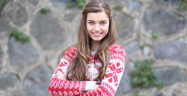 Aynı Anda İki Filmde Başrol Oynayan Afra Saraçoğlu Kimdir?