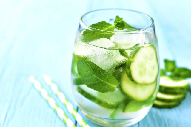Kavurucu Sıcaklarda Serinleten 8 Sağlıklı İçecek