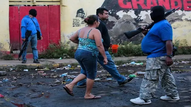 Ortega: Bu Bir Darbe Girişimi, Sokaktaki Silahlı Maskeli Kişiler Gönüllü Polislerimiz Ortega: Bu Bir Darbe Girişimi, Sokaktaki Silahlı Maskeli Kişiler Gönüllü Polislerimiz