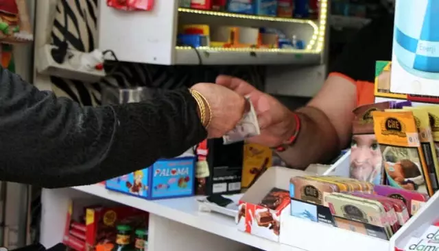 Vatandaş Fiyat Farklarından Habersiz Vatandaş Fiyat Farklarından Habersiz