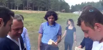 Salih Sel: Sandıklı Belediye Başkanı Mustafa Çöl, Afjet Afyonspor'u Akdağ'da Misafir Etti Salih Sel: Sandıklı Belediye Başkanı Mustafa Çöl, Afjet Afyonspor'u Akdağ'da Misafir Etti