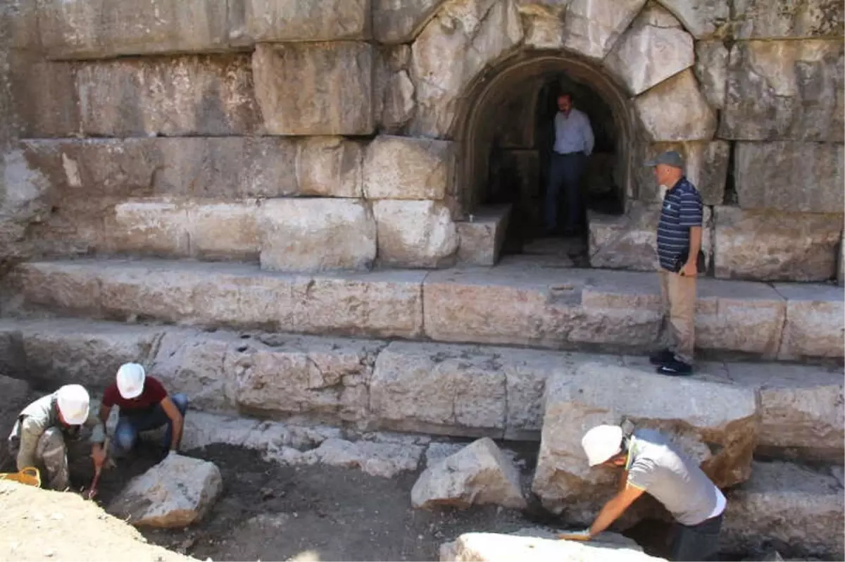 2 Bin Yıllık Geçmişe Sahip ve Türkiye'de Sadece Dört Tane Bulunuyor