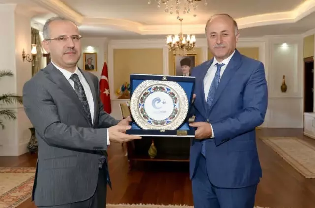Başsavcı İnal'dan Vali Azizoğlu'na Veda Ziyareti Başsavcı İnal'dan Vali Azizoğlu'na Veda Ziyareti