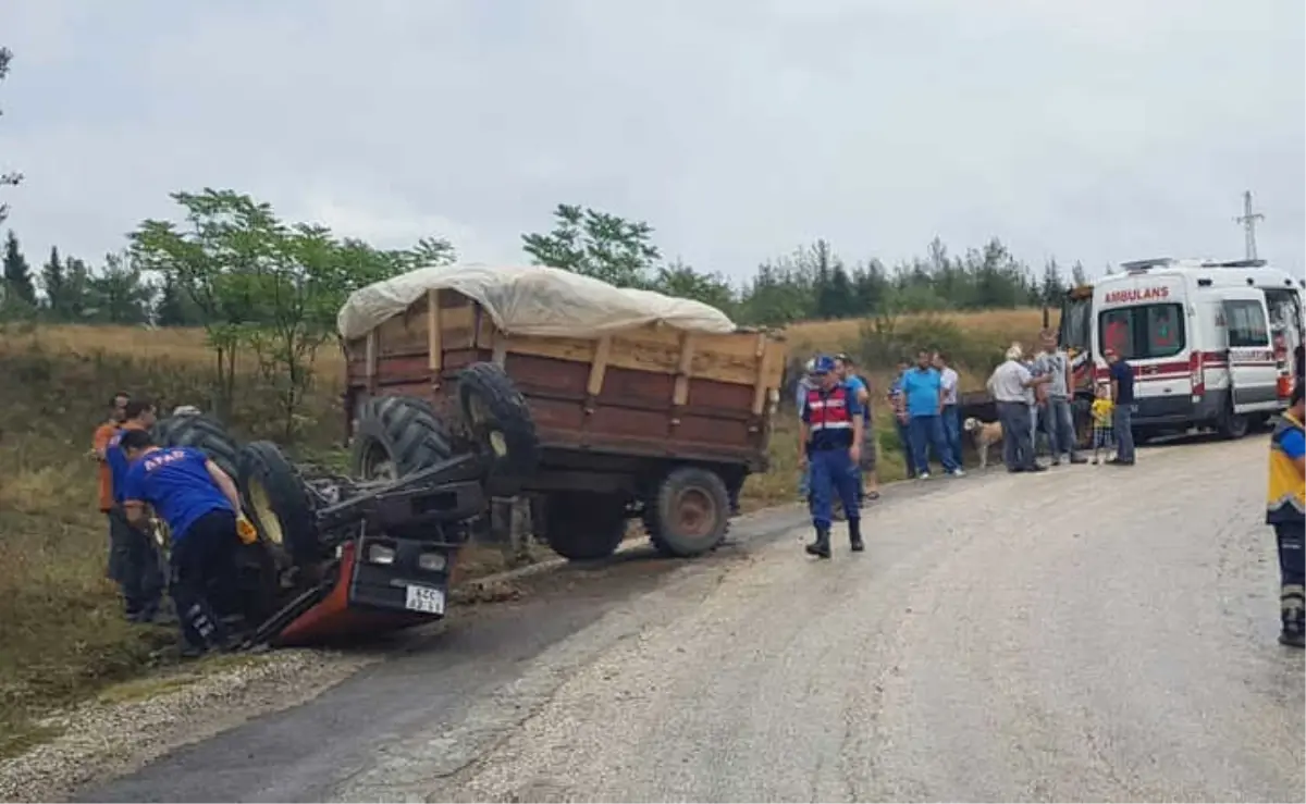Bilecik'te Traktör ile Otomobil Çarpıştı: 1 Ölü, 2 Yaralı