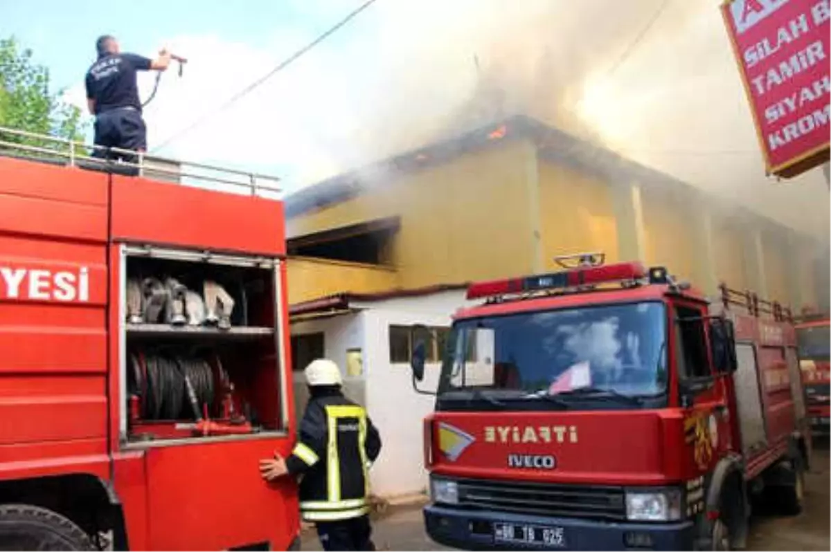 Bir Yanda Yangın, Diğer Yanda Tıraş