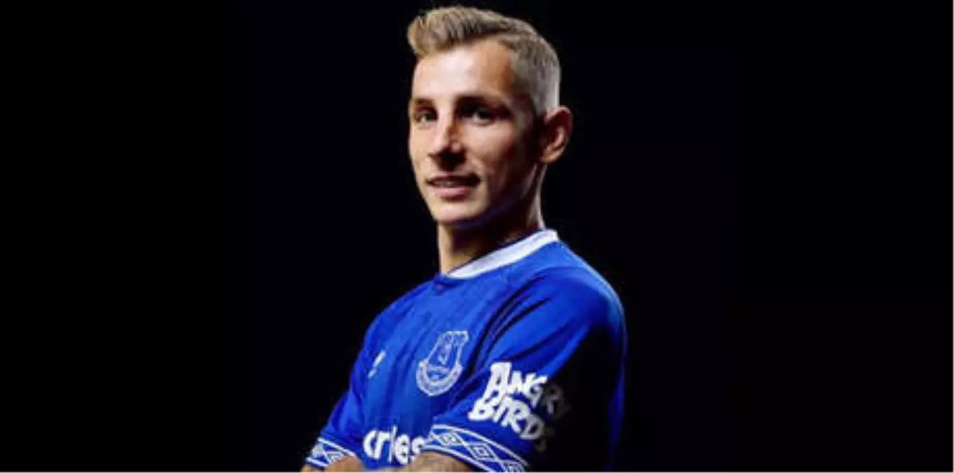 Everton, Digne'yi Transfer Etti
