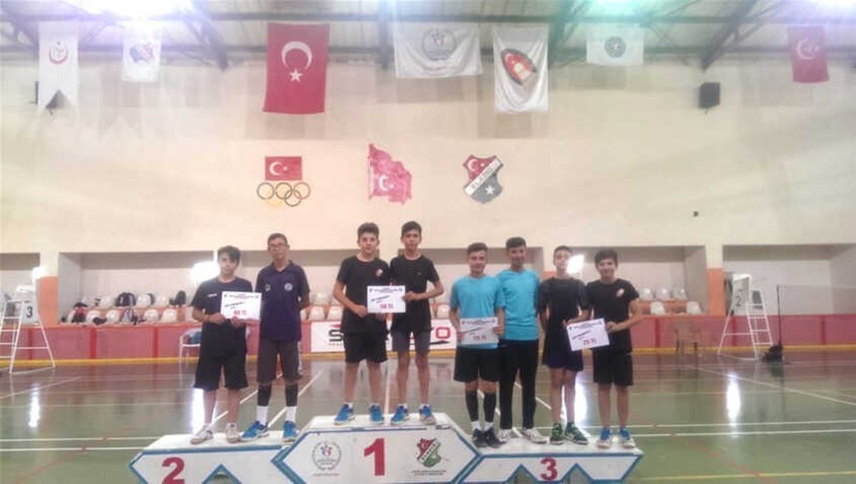 Malatyalı Badmintoncular Elazığ'da Dereceyle Döndü
