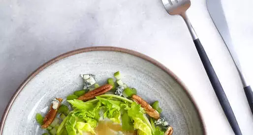 Pikan Cevizli Yeşil Salata Tarifi