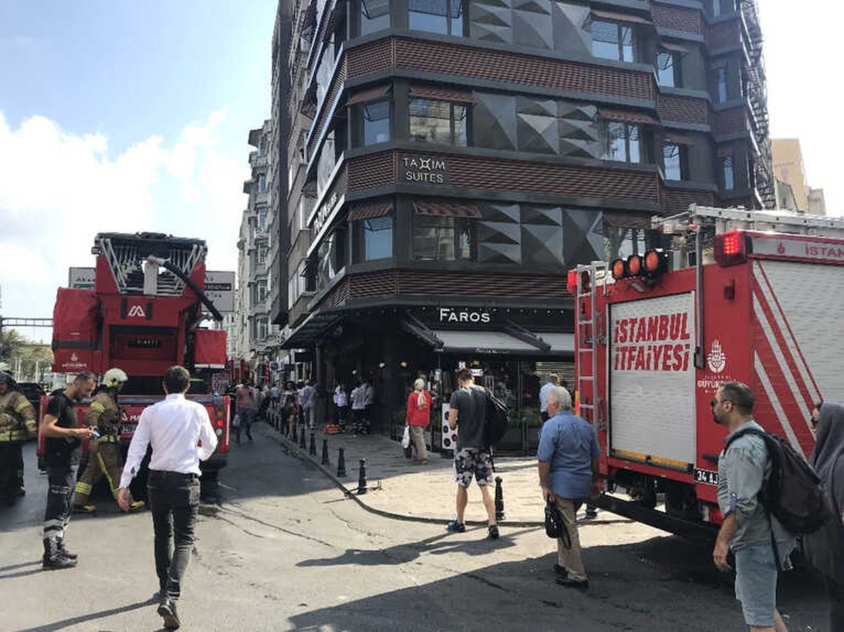 Taksim'de Otel Yangını Korkuttu