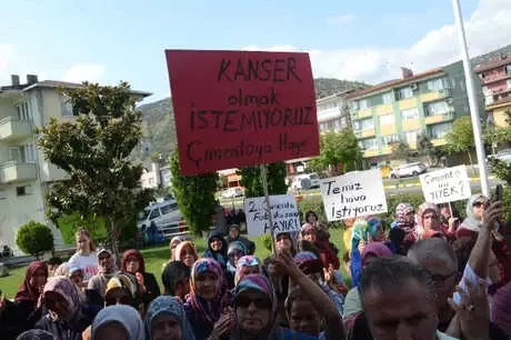 Bilecik'te Çimento Fabrikasına Karpuzlu Tepki Bilecik'te Çimento Fabrikasına Karpuzlu Tepki