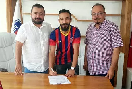 Mersin İdmanyurdu Koray Ünlü ile Anlaştı Mersin İdmanyurdu Koray Ünlü ile Anlaştı