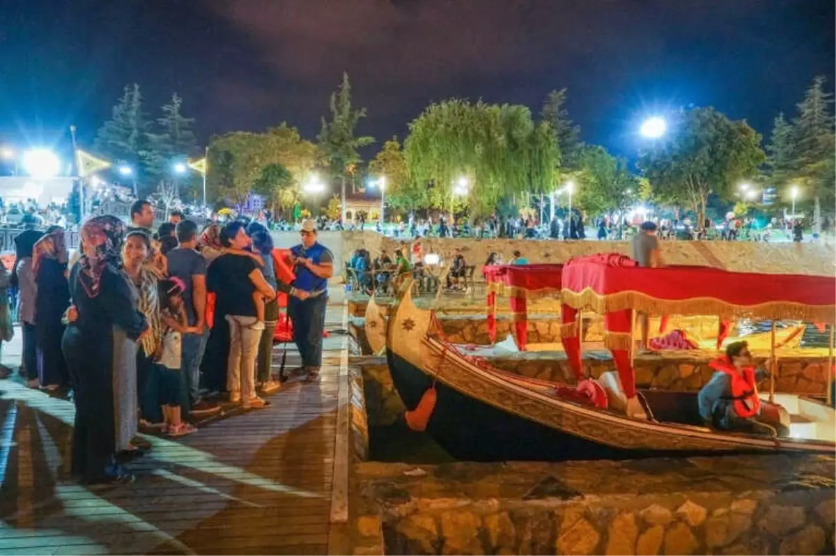 Yeşilırmak'ta Osmanlı Kayıkları Yüzmeye Başladı