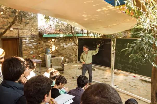 Prof. Dr. Ali Nesin'e Matematik Dünyasından Büyük Ödül Prof. Dr. Ali Nesin'e Matematik Dünyasından Büyük Ödül