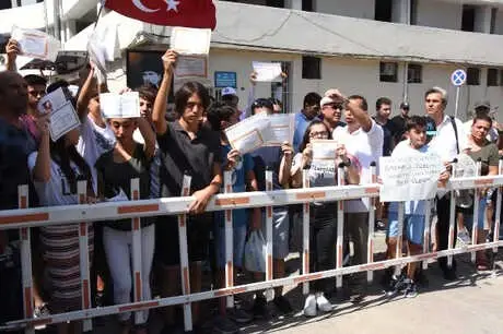 YerleÅemeyen ÃÄrencilerden Takdir Belgeli Tepki