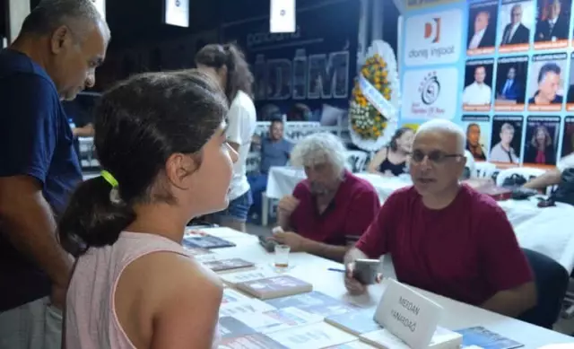 Altınkum Yazarlar Festivali Yoğun İlgi Görüyor Altınkum Yazarlar Festivali Yoğun İlgi Görüyor