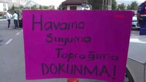 Bilecik'te Çimento Fabrikasına Karpuzlu Tepki Bilecik'te Çimento Fabrikasına Karpuzlu Tepki