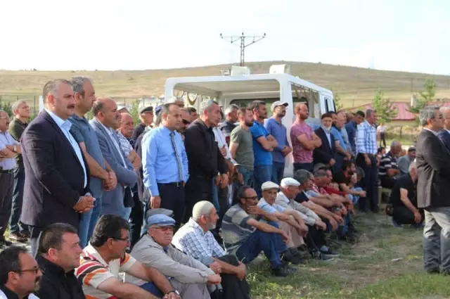 Ziraat Bankası Oltu Şube Müdürü Özdoğan, Trafik Kazasında Hayatını Kaybetti. Ziraat Bankası Oltu Şube Müdürü Özdoğan, Trafik Kazasında Hayatını Kaybetti.
