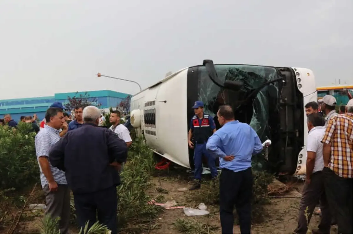 Akhisar'da Otobüs Devrildi: 1 Ölü 41 Yaralı