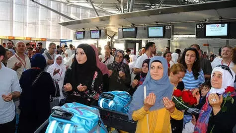 Hacı Adayları Dualarla Uğurlandı