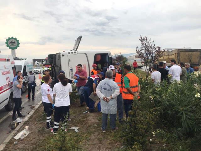 Manisa'da Yolcu Otobüsü Devrildi: 1 Ölü, 24 Yaralı
