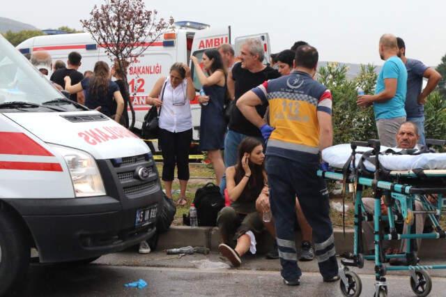 Manisa'da Yolcu Otobüsü Devrildi: 1 Ölü, 24 Yaralı