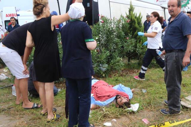 Manisa'da Yolcu Otobüsü Devrildi: 1 Ölü, 24 Yaralı