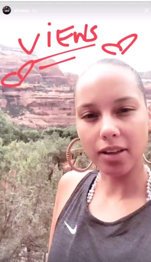 Dünayac ünlü şarkıcı Alicia Keys, Kubat'ın 'Halkalı Şeker' Şarkısı Eşliğinde Gölette Yüzdü