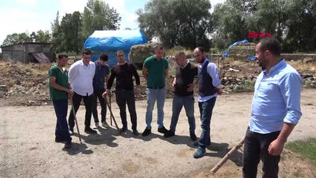 Erzurum Köyde İki Ailenin Üyelerine, Linç Girişimi