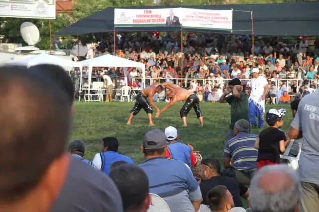 Isparta 4. Geleneksel Yağlı Pehlivan Güreşleri'nde Başpehlivan Mehmet Yeşilyeşil Oldu Isparta 4. Geleneksel Yağlı Pehlivan Güreşleri'nde Başpehlivan Mehmet Yeşilyeşil Oldu