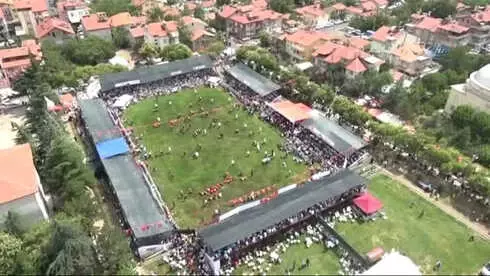 Isparta 4. Geleneksel Yağlı Pehlivan Güreşleri'nde Başpehlivan Mehmet Yeşilyeşil Oldu Isparta 4. Geleneksel Yağlı Pehlivan Güreşleri'nde Başpehlivan Mehmet Yeşilyeşil Oldu