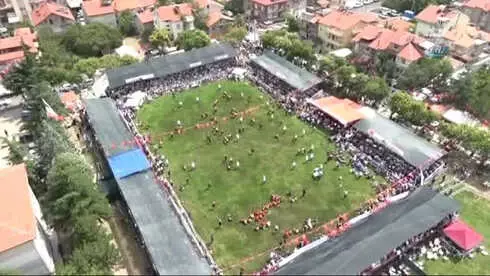 Isparta 4. Geleneksel Yağlı Pehlivan Güreşleri'nde Başpehlivan Mehmet Yeşilyeşil Oldu Isparta 4. Geleneksel Yağlı Pehlivan Güreşleri'nde Başpehlivan Mehmet Yeşilyeşil Oldu