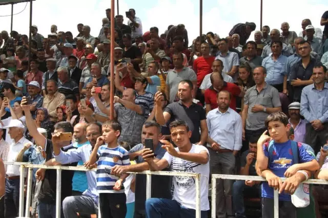 Isparta 4. Geleneksel Yağlı Pehlivan Güreşleri'nde Başpehlivan Mehmet Yeşilyeşil Oldu Isparta 4. Geleneksel Yağlı Pehlivan Güreşleri'nde Başpehlivan Mehmet Yeşilyeşil Oldu